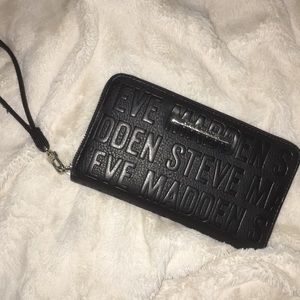 STEVE MADDEN large wallet/wristlet